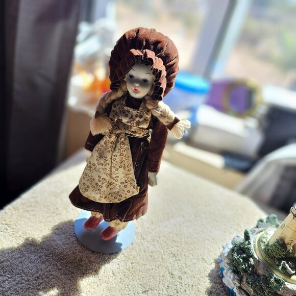 Vintage Porcelain face doll - Picture 4 of 5